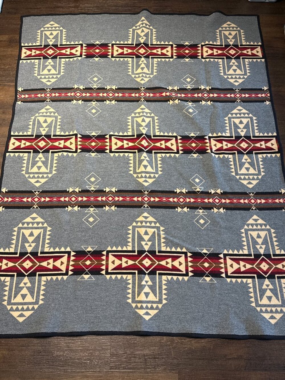 Pendleton Beaver State Robes and Shawls Wool Blanket Gray Cross 72x58